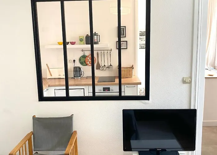 Le Rousseau アパート *